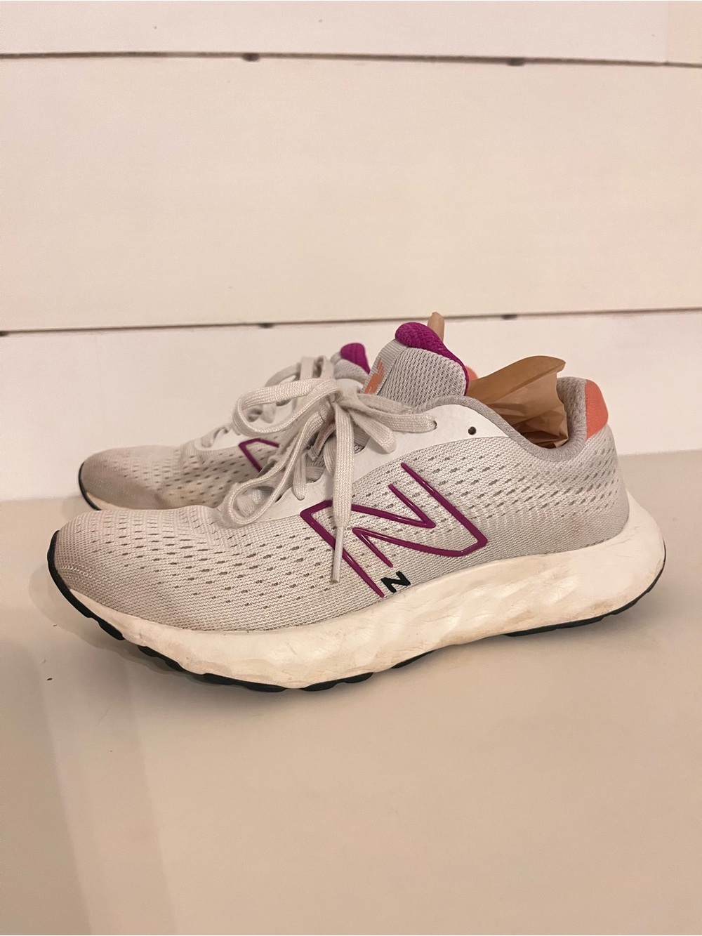 New Balance Women’s Running Shoes White Gray Purple Approx Size 8.5